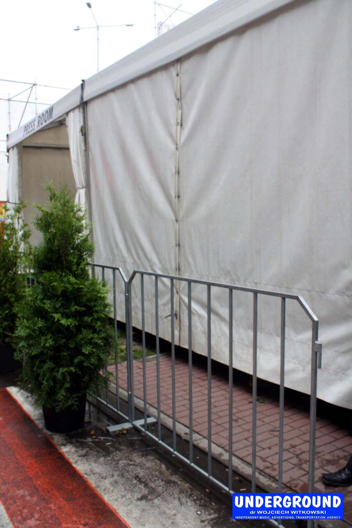 Event barrier system